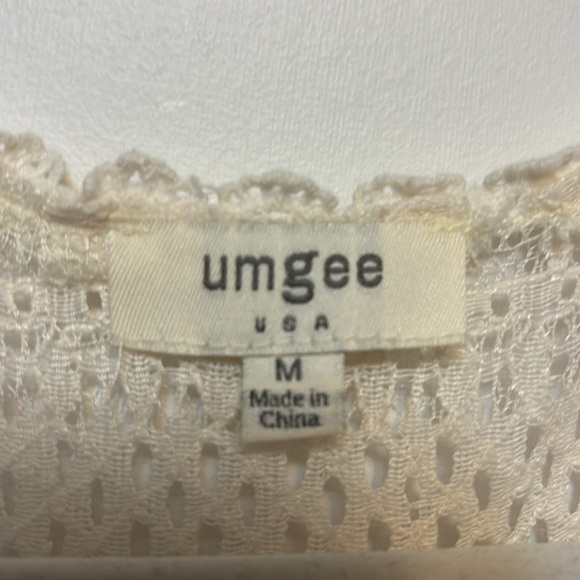 Cream Lace Vest 🌼 - Picture 2 of 4